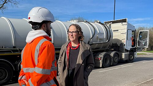 Alison speaking to worker at Jane Murray Way